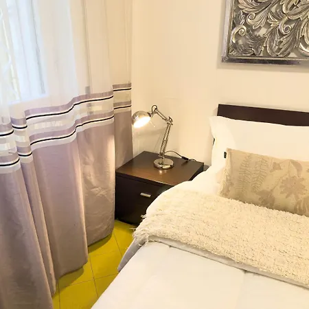 - Ostia, Rm Apartament
